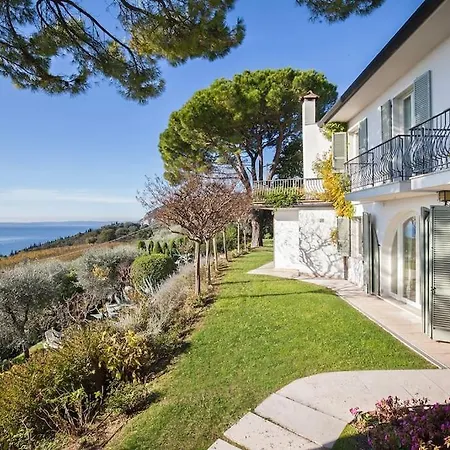Villa Rosa Del *