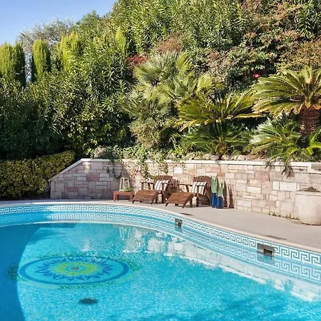 Villa Rosa Del *